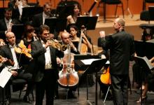 Paul McCreesh y David Guerrier junto a la Orquesta de Euskadi