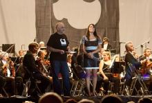 Vanessa Rodríguez y Juan Carlos López, presentadores del concierto