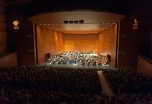 Jennifer Koh et Juraj Valcuha avec l'Orchestre Symphonique d'Euskadi