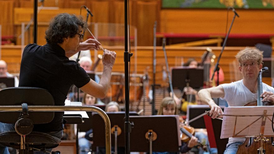 Fernando Velázquez et Johannes Moser avec le Basque National Orchestra. Image: David Herranz.